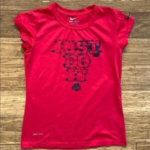 ☀️ 3/$36 or 2/$30 
NIKE Ohio State Univ. Girls Dri-FIT Tshirt sz M